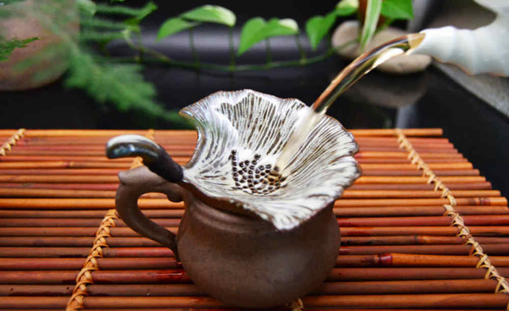 大宋定窯設(shè)計的銀杏葉茶漏，堪稱茶漏界的顏值擔(dān)當(dāng).jpg