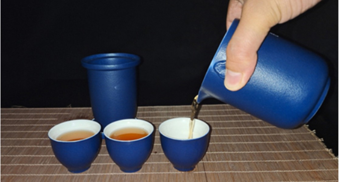 大宋定窯藍(lán)釉快客杯套裝，讓你隨時(shí)隨地沖出一杯香茗