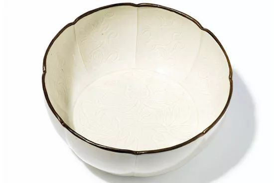 定窯劃花八棱大盌，曾被拍賣出天價(jià)